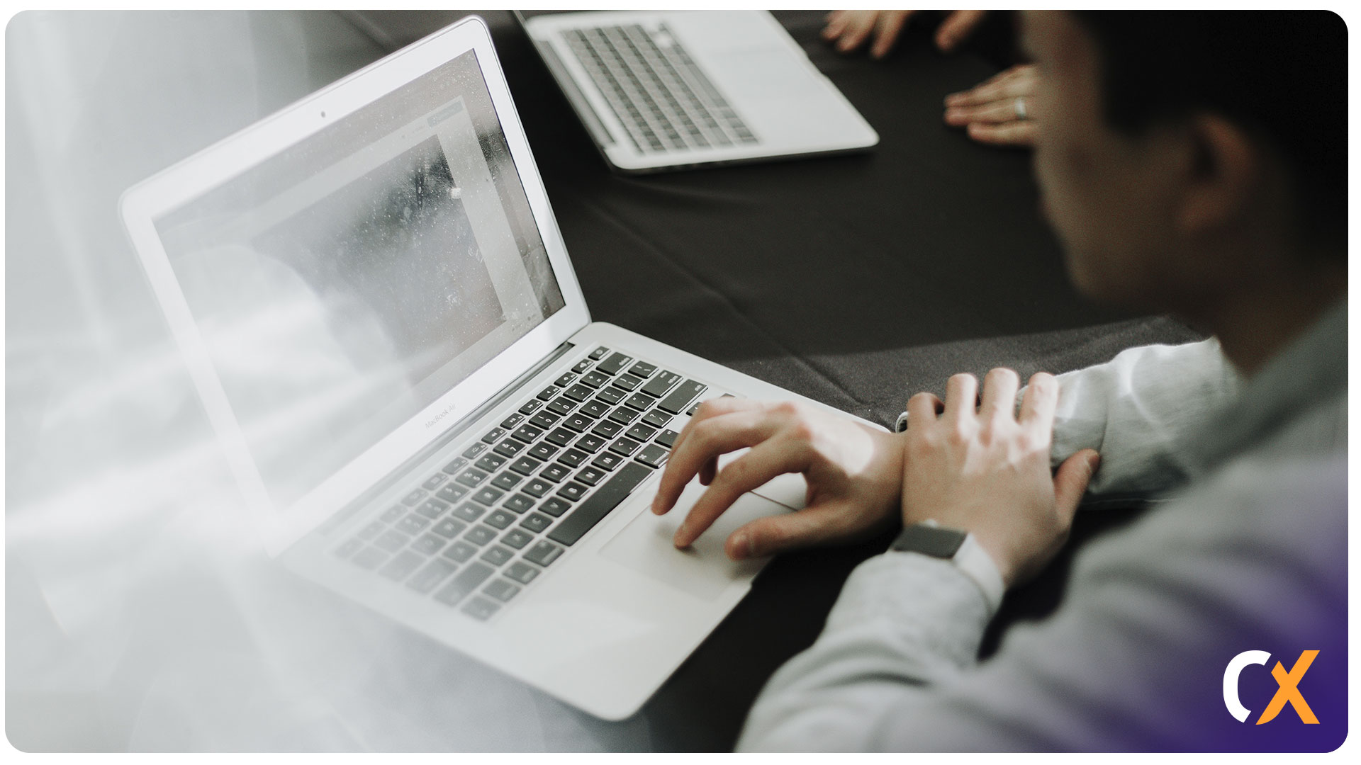 La tecnología desempeña un papel fundamental en la detección temprana de patologías de alto costo y crónicas. 
Mediante la implementación de herramientas de monitoreo continuo, inteligencia artificial y análisis predictivo, se pueden identificar signos precoces de enfermedades, permitiendo intervenciones tempranas, reducción de costos y mejora en la calidad de vida de los pacientes.