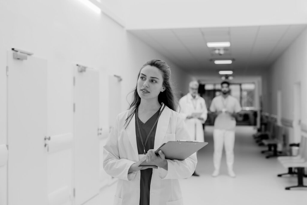 Médica en hospital